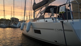 Cascais Luxury Private Boat Cruise (2,4,8h)